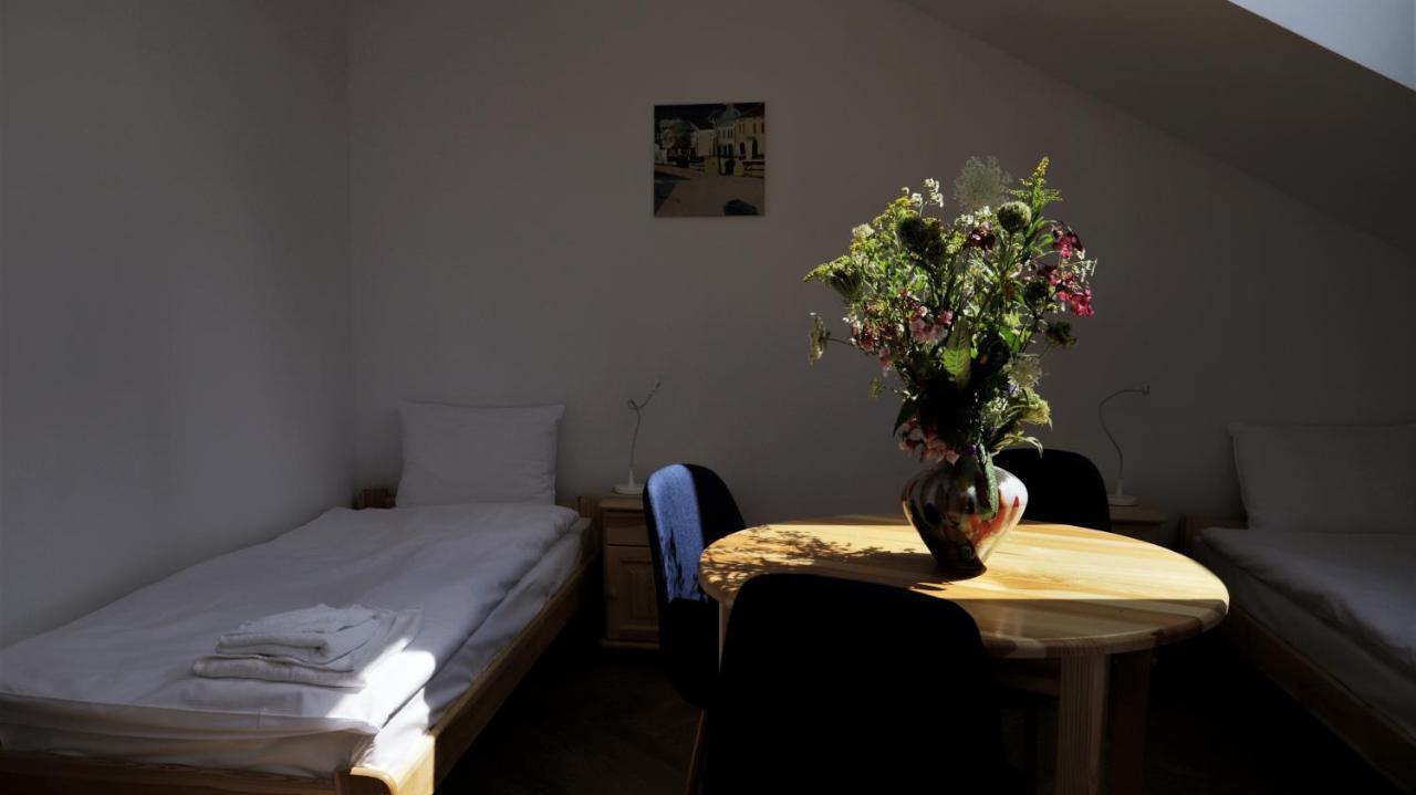 Artrooms Pokoje Goscinne Krosno Esterno foto