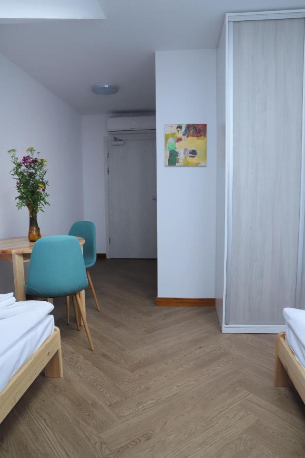 Artrooms Pokoje Goscinne Krosno Esterno foto